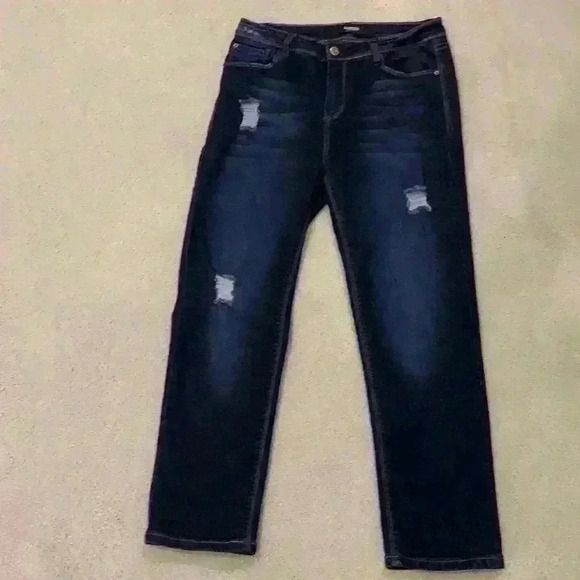 Kensie Jeans Distressed Straight Jeans. - Picture 4 of 7